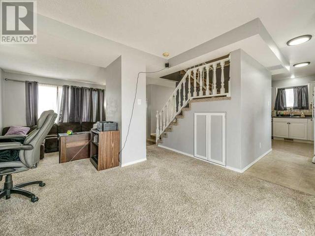 71 Laval Road W, House detached with 3 bedrooms, 3 bathrooms and 2 parking in Lethbridge AB | Image 14