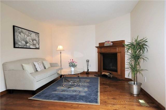 8 - 653 Village Pkwy, Townhouse with 3 bedrooms, 3 bathrooms and 1 parking in Markham ON | Image 7