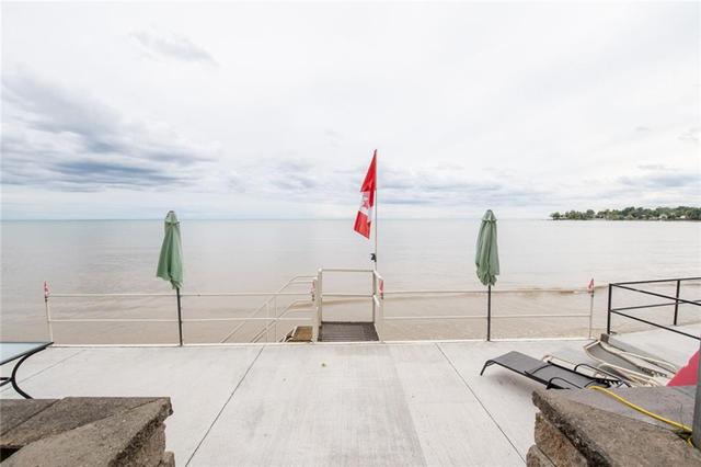 2586 Lakeshore Road, House detached with 2 bedrooms, 1 bathrooms and 4 parking in Haldimand County ON | Image 2