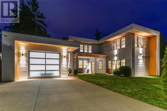 1020 Nelson St, House detached with 5 bedrooms, 4 bathrooms and 6 parking in Nanaimo BC | Image 2