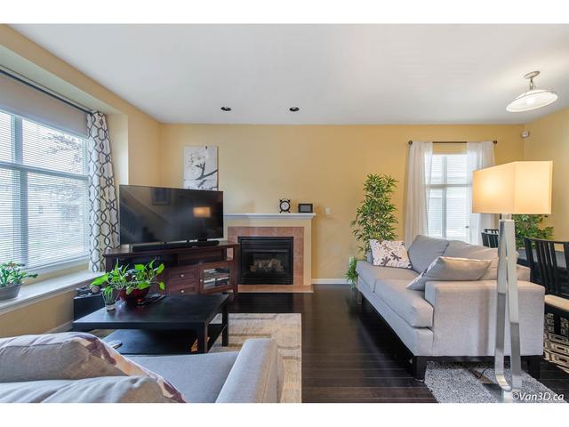 1404 Salter Street, House detached with 3 bedrooms, 2 bathrooms and null parking in New Westminster BC | Image 4