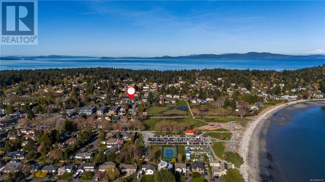3875 Cadboro Bay Rd, House detached with 5 bedrooms, 4 bathrooms and 8 parking in Saanich BC | Image 48
