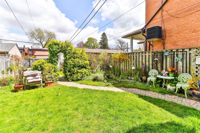 147 Margueretta St, House detached with 4 bedrooms, 3 bathrooms and 3 parking in Toronto ON | Image 4