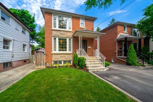7 Bowsprit Ave, House detached with 3 bedrooms, 2 bathrooms and 3 parking in Toronto ON | Image 1