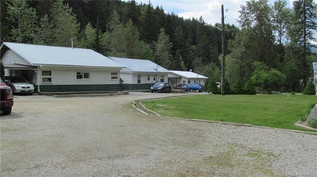 3433 Highway 6, House detached with 3 bedrooms, 3 bathrooms and 20 parking in Central Kootenay E BC | Image 53