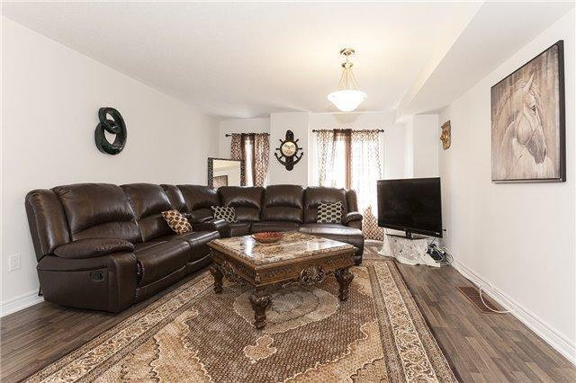 158 Inspire Blvd, House attached with 3 bedrooms, 3 bathrooms and 2 parking in Brampton ON | Image 5