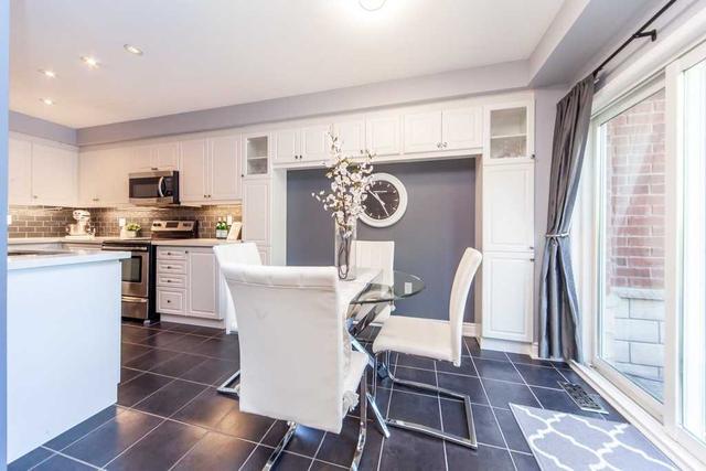 69 All Points Dr, House attached with 3 bedrooms, 3 bathrooms and 4 parking in Whitchurch Stouffville ON | Image 2