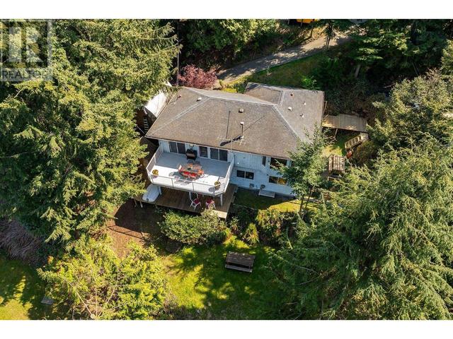 876 Windjammer Road, House detached with 4 bedrooms, 3 bathrooms and null parking in Bowen Island BC | Image 36