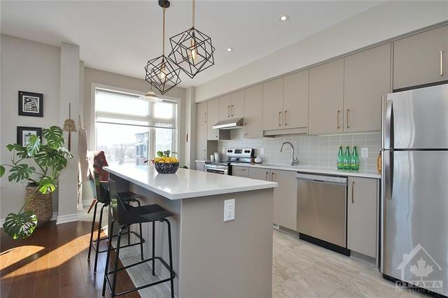 28 Stockholm Private, Townhouse with 3 bedrooms, 4 bathrooms and 2 parking in Ottawa ON | Image 18