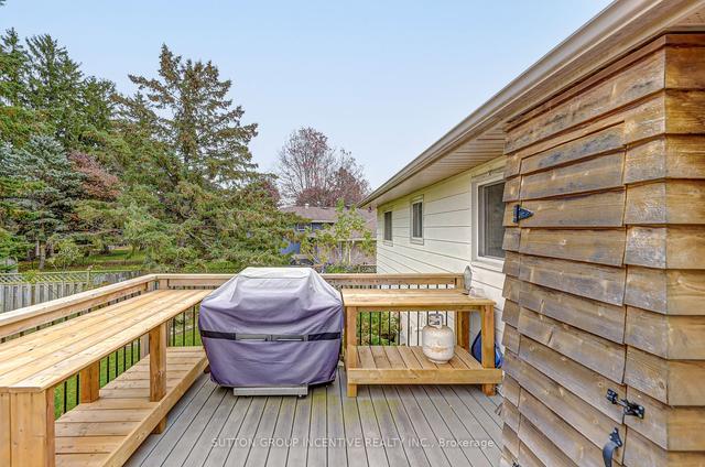 220 Pine Dr, House detached with 3 bedrooms, 2 bathrooms and 5 parking in Barrie ON | Image 26