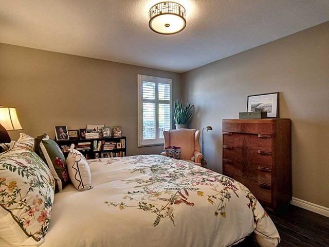 19 - 15 Cobden Crt, Townhouse with 2 bedrooms, 1 bathrooms and 2 parking in Brantford ON | Image 5