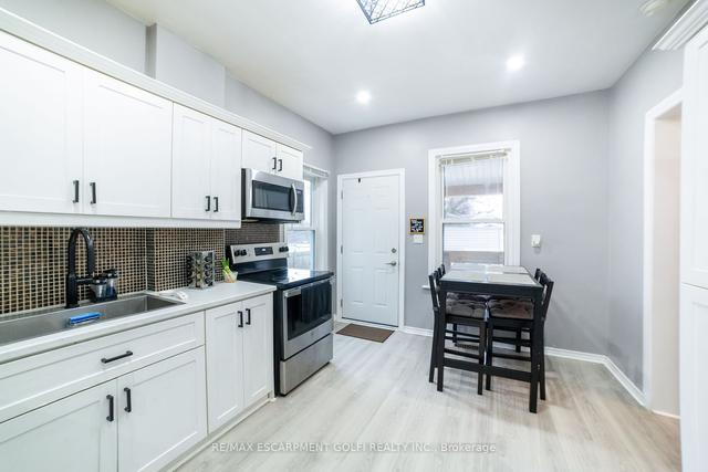 58 East 22nd St, House detached with 3 bedrooms, 2 bathrooms and 3 parking in Hamilton ON | Image 14