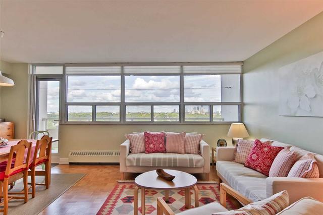1404 - 360 Ridelle Ave, Condo with 2 bedrooms, 1 bathrooms and 1 parking in Toronto ON | Image 4