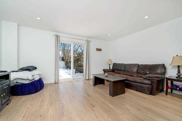 30 Rodgers Rd, House detached with 3 bedrooms, 2 bathrooms and 3 parking in Guelph ON | Image 3