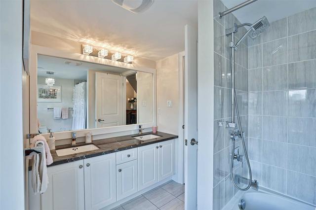 1044b Islington Ave, Townhouse with 3 bedrooms, 4 bathrooms and 2 parking in Toronto ON | Image 19