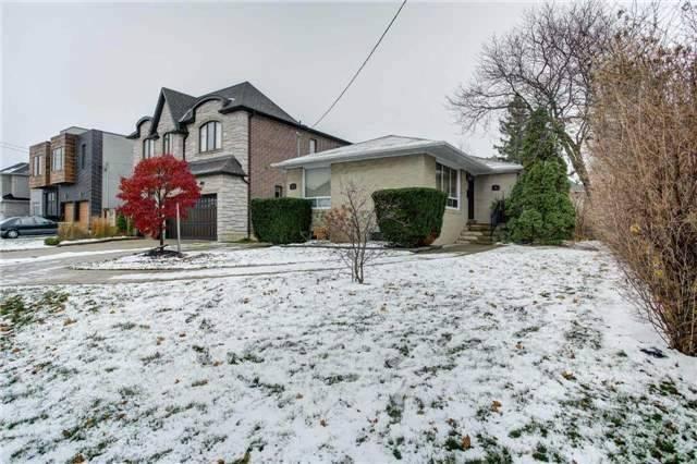 87 Goulding Ave, House detached with 3 bedrooms, 1 bathrooms and 4 parking in Toronto ON | Image 1