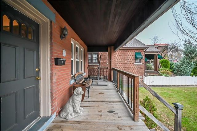 1597 King Street E, House detached with 4 bedrooms, 2 bathrooms and 5 parking in Hamilton ON | Image 5