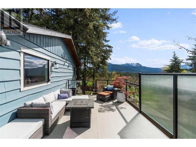 2740 25th Avenue Ne, House detached with 4 bedrooms, 2 bathrooms and null parking in Salmon Arm BC | Image 22