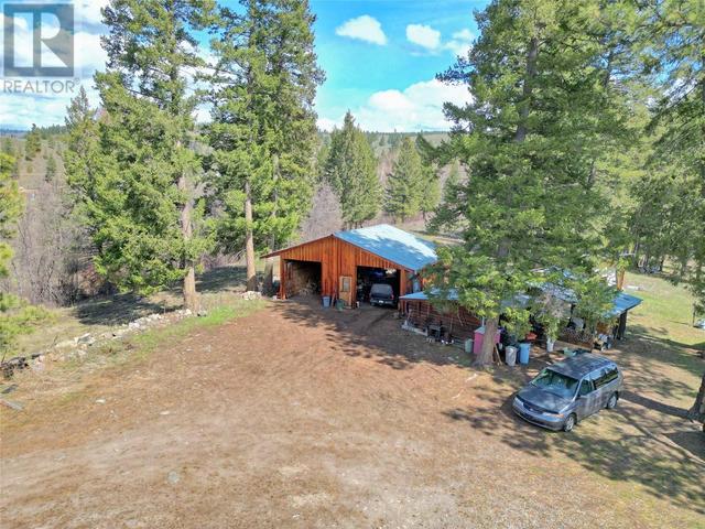 877 Hwy 5a, House other with 3 bedrooms, 1 bathrooms and 2 parking in Okanagan Similkameen H BC | Image 5