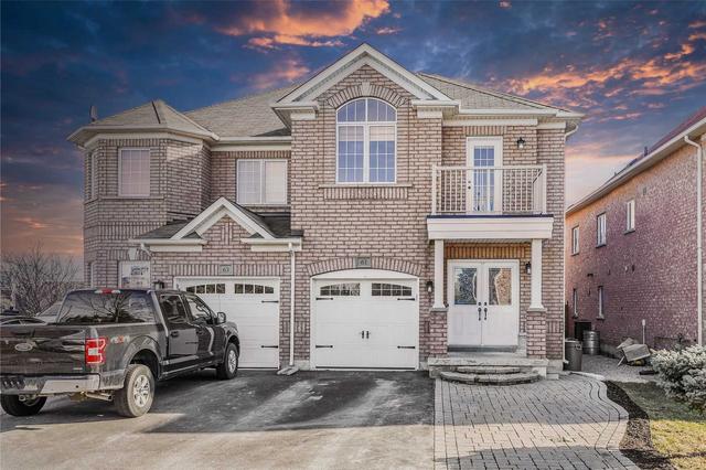 61 Ozner Cres, House semidetached with 3 bedrooms, 4 bathrooms and 4 parking in Vaughan ON | Card Image