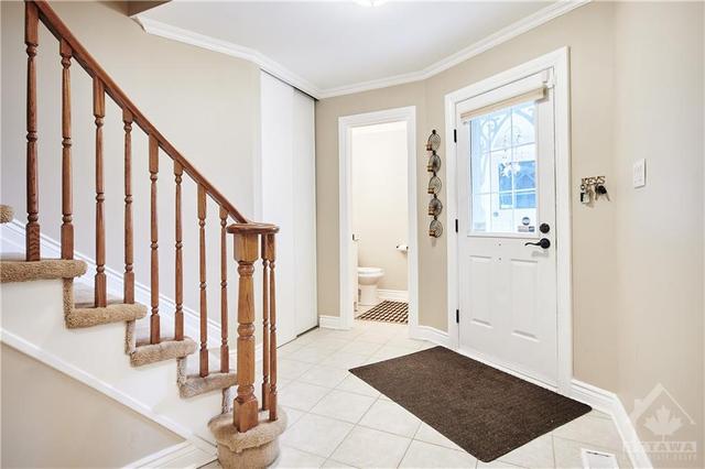 38 Palomino Drive, Townhouse with 3 bedrooms, 3 bathrooms and 3 parking in Ottawa ON | Image 3