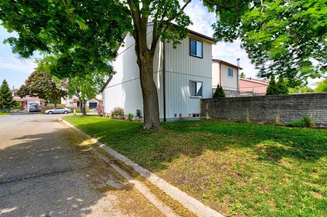 809 Finley Ave, Condo with 3 bedrooms, 2 bathrooms and 2 parking in Ajax ON | Image 17