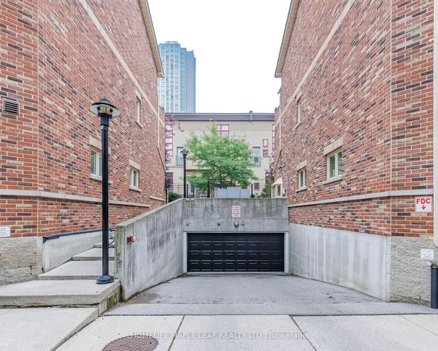 202 - 21 Earl St, Condo with 1 bedrooms, 1 bathrooms and 2 parking in Toronto ON | Image 13