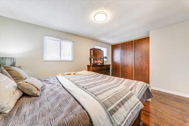 32 - 30 Dundalk Dr, Townhouse with 3 bedrooms, 3 bathrooms and 2 parking in Toronto ON | Image 13
