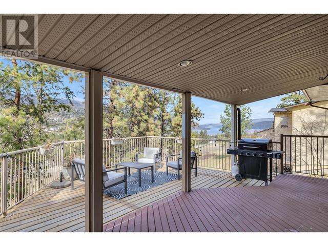 2410 Boucherie Road, House detached with 4 bedrooms, 2 bathrooms and 2 parking in West Kelowna BC | Image 18