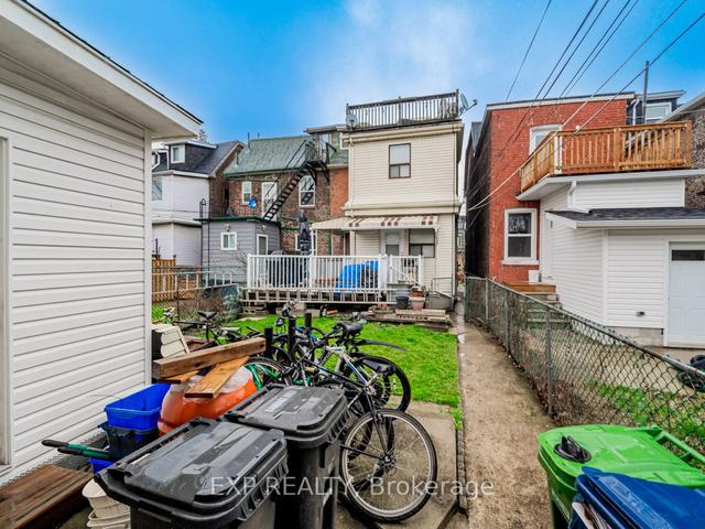 654 Crawford St, House semidetached with 5 bedrooms, 4 bathrooms and 3 parking in Toronto ON | Image 24