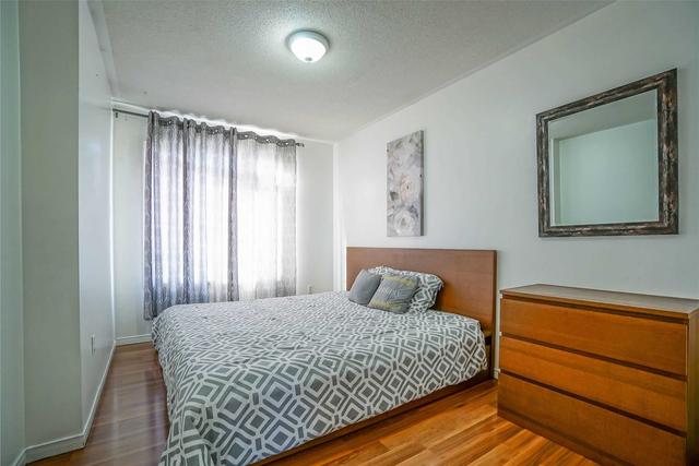 73 Kenwood Dr, Townhouse with 3 bedrooms, 3 bathrooms and 3 parking in Brampton ON | Image 11