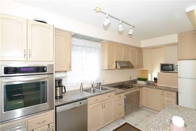 4 Twenty Fifth St N, House detached with 2 bedrooms, 1 bathrooms and 2 parking in Toronto ON | Image 7