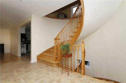 26 Colleen St, House detached with 4 bedrooms, 5 bathrooms and 4 parking in Vaughan ON | Image 8