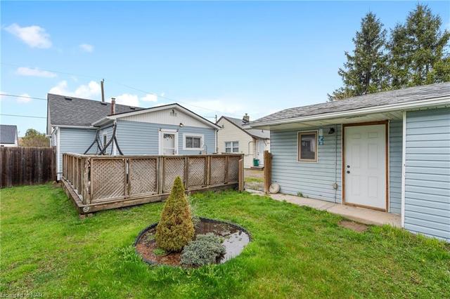 4298 Sixth Avenue, House detached with 2 bedrooms, 1 bathrooms and 2 parking in Niagara Falls ON | Image 15
