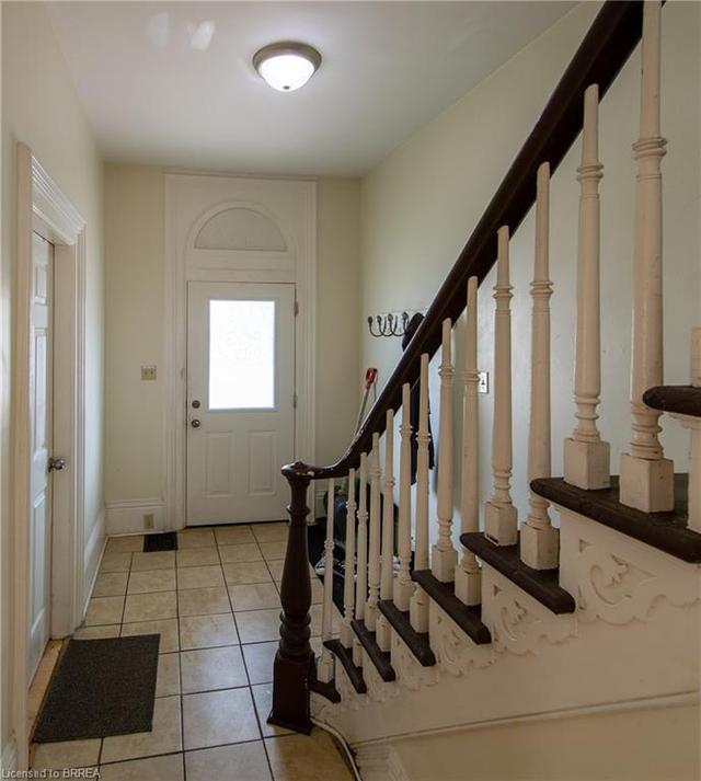 118 George Street, House detached with 6 bedrooms, 2 bathrooms and 2 parking in Brantford ON | Image 5