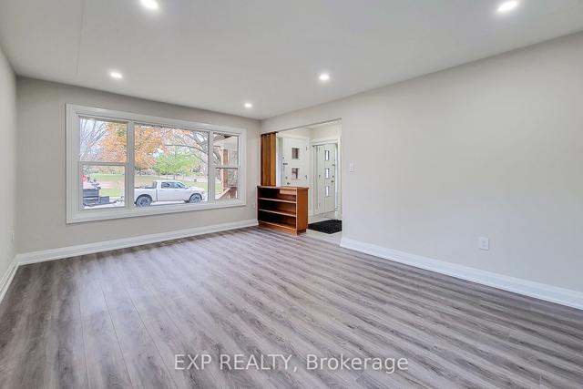81 West 25th St, House detached with 3 bedrooms, 1 bathrooms and 2 parking in Hamilton ON | Image 11
