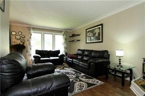71 Pandora Circ, House detached with 3 bedrooms, 2 bathrooms and 3 parking in Toronto ON | Image 3