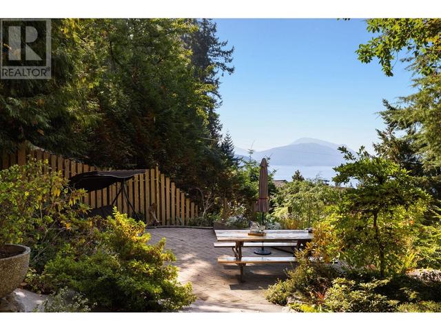 385 Oceanview Road, House detached with 5 bedrooms, 2 bathrooms and 4 parking in Lions Bay BC | Image 30