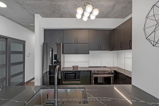 710 - 400 Wellington St W, Condo with 2 bedrooms, 2 bathrooms and 1 parking in Toronto ON | Image 3