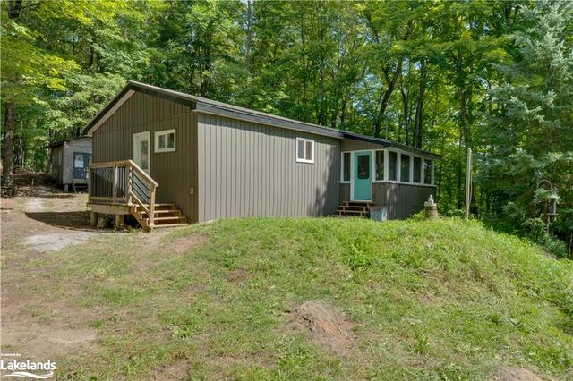 2122 Trapper's Trail Road, House detached with 2 bedrooms, 1 bathrooms and 2 parking in Dysart et al ON | Image 34