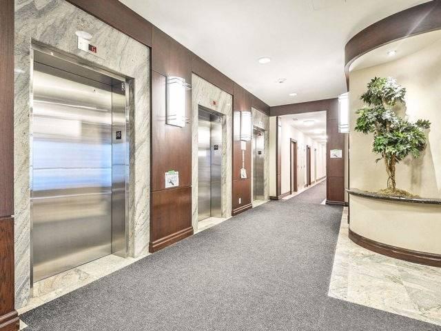 809 - 335 Rathburn Rd W, Condo with 2 bedrooms, 2 bathrooms and 1 parking in Mississauga ON | Image 3