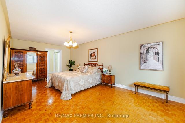 112 Burgosa Crt, House detached with 4 bedrooms, 4 bathrooms and 6 parking in Vaughan ON | Image 13