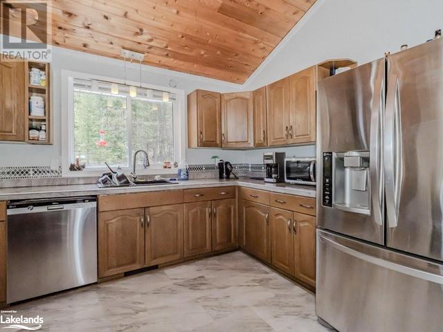 1267 Silver Lake Road, House other with 2 bedrooms, 2 bathrooms and 14 parking in Gravenhurst ON | Image 12