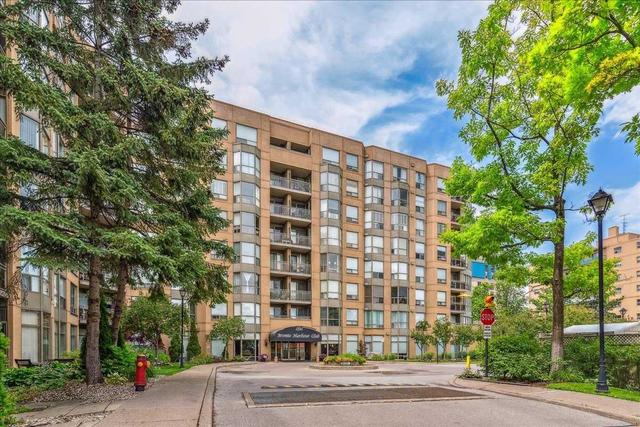 519 - 2511 Lakeshore Rd, Condo with 2 bedrooms, 2 bathrooms and 2 parking in Oakville ON | Image 1
