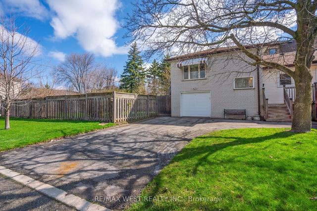 182 Connaught Ave, House detached with 3 bedrooms, 3 bathrooms and 2 parking in Toronto ON | Image 34