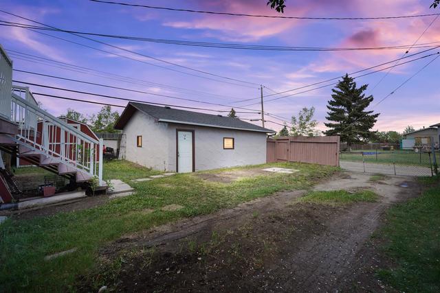 908 Pensacola Way Se, House detached with 3 bedrooms, 2 bathrooms and 2 parking in Calgary AB | Image 41
