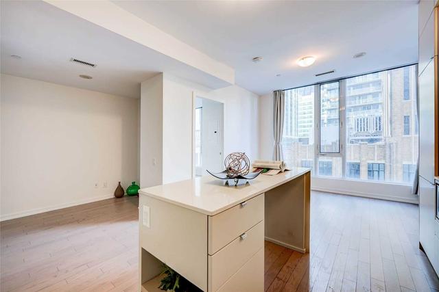 1107 - 101 Peter St, Condo with 1 bedrooms, 1 bathrooms and 0 parking in Toronto ON | Image 21