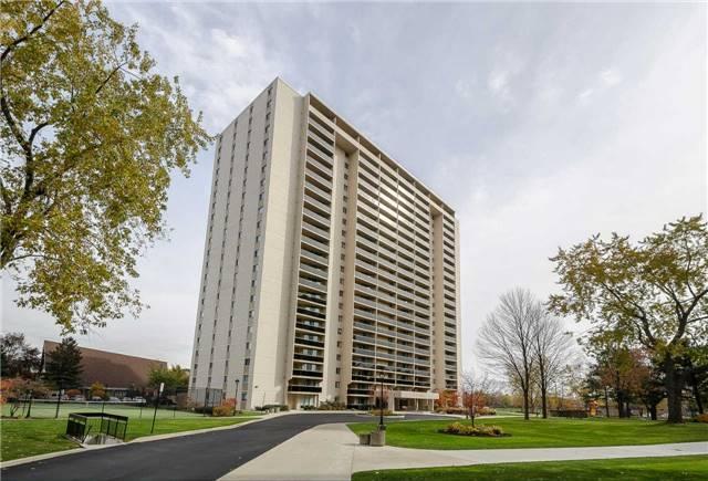 2010 - 812 Burnhamthorpe Rd, Condo with 3 bedrooms, 2 bathrooms and 1 parking in Toronto ON | Image 18