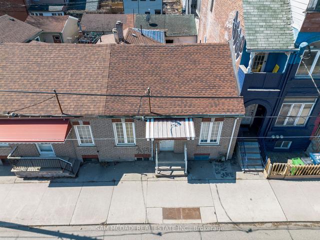 238a Bathurst St, House attached with 3 bedrooms, 2 bathrooms and 2 parking in Toronto ON | Image 12