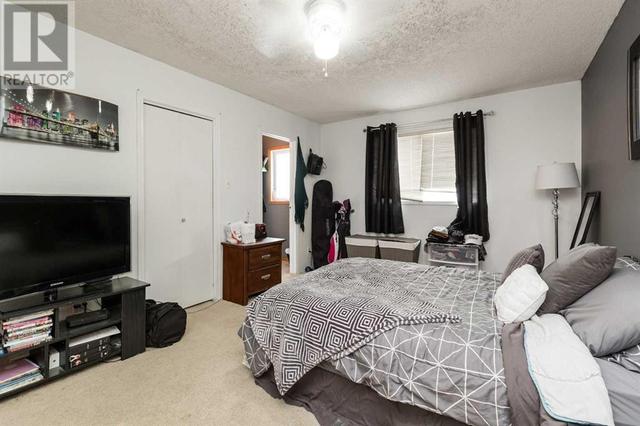 518 12 Street S, House semidetached with 4 bedrooms, 2 bathrooms and 4 parking in Lethbridge AB | Image 13